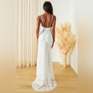 NWOT Lulu’s Blissful Ever After White Lace Ruched Size M